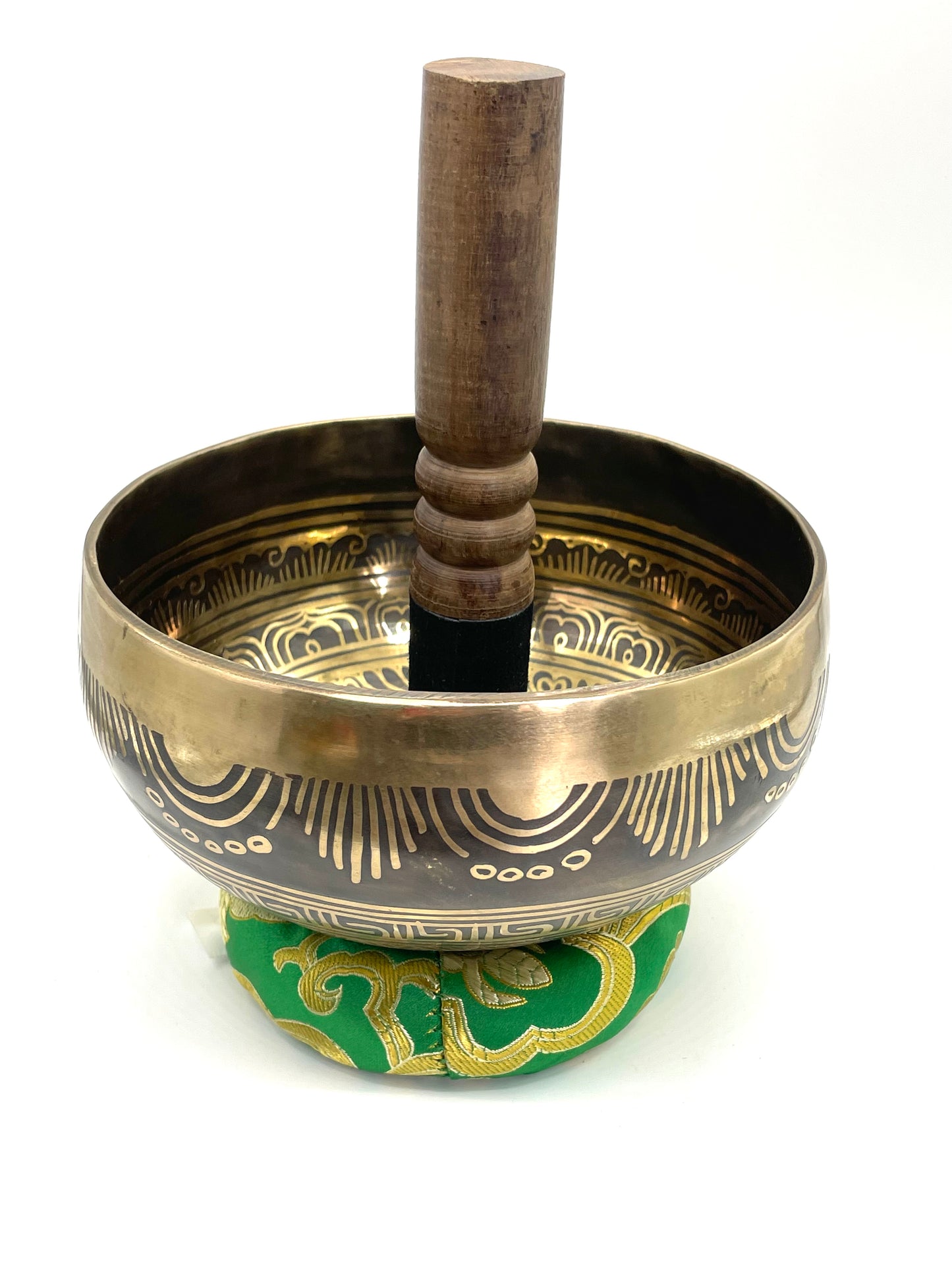 Singing Bowl ( Himalayan Healing Bowl )- Base Note D# ( 306 Hz )